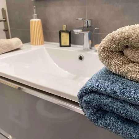 L'orangeraie Centre Martinez, Beau F2 Avec Terrasse * カンヌ