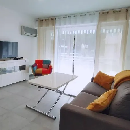 L'orangeraie Centre Martinez, Beau F2 Avec Terrasse Apartmán *